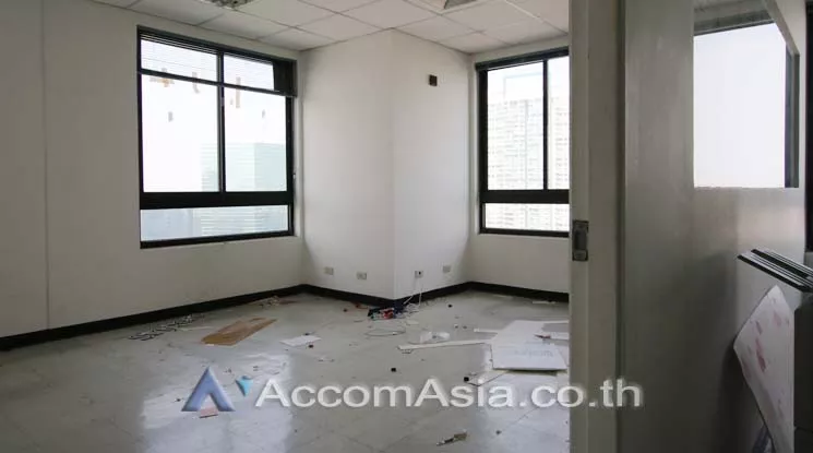  1  Office Space For Rent in Phaholyothin ,Bangkok  at Elephant Building AA14230